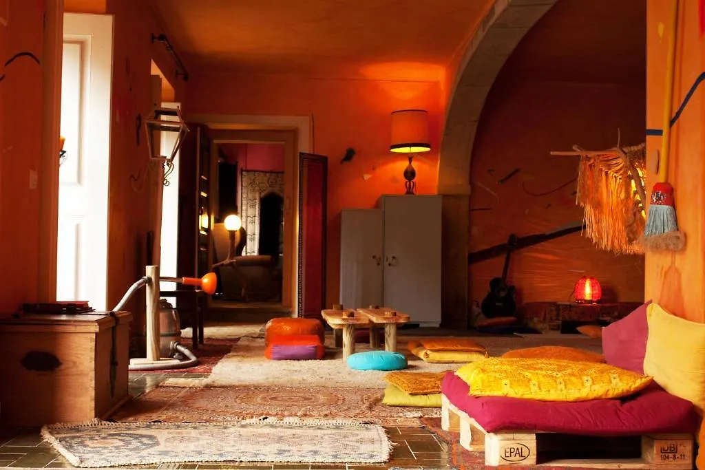 Almaa Sintra Hostel 0*,